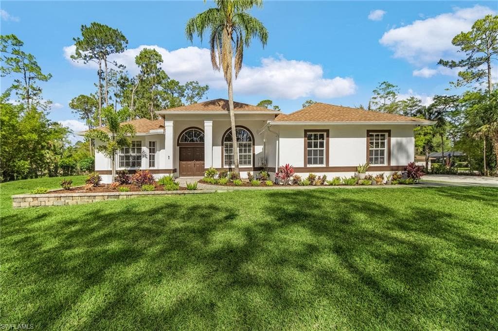 595 31st St NW, Naples, FL 34120-3