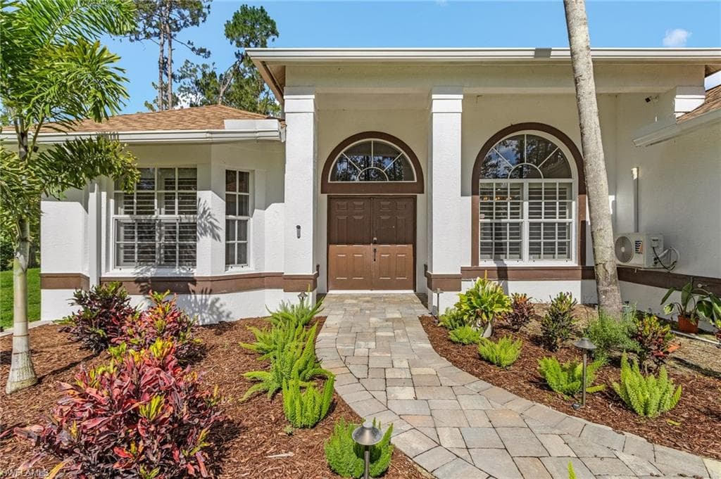 595 31st St NW, Naples, FL 34120-5
