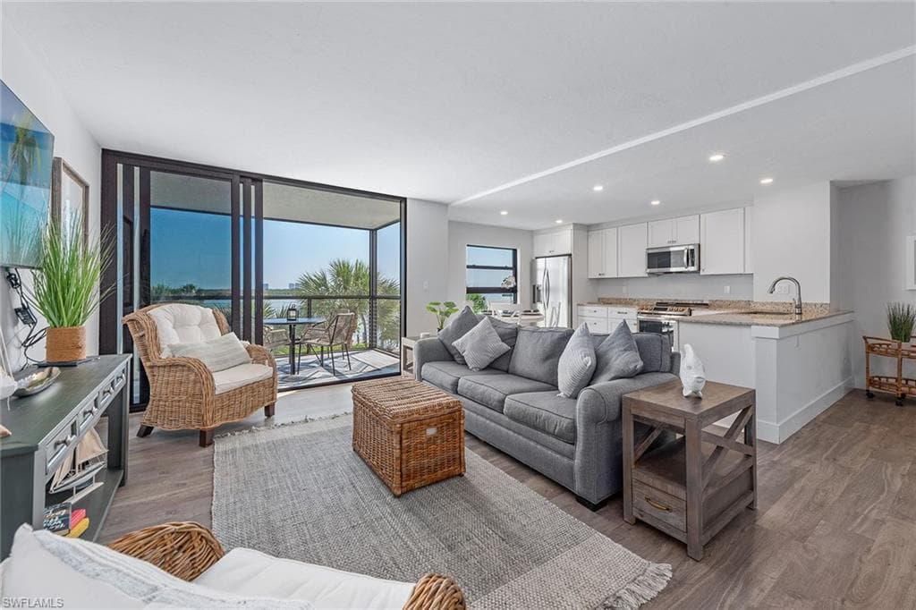 1085 Bald Eagle Dr E409, Marco Island, FL 34145-4