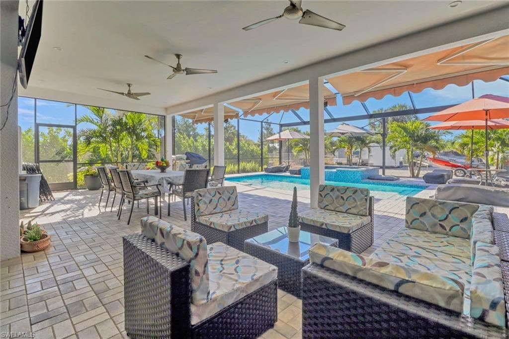 218 22nd Ave NE, Naples, FL 34120-27