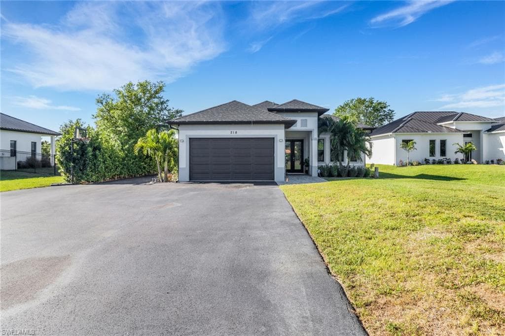 218 22nd Ave NE, Naples, FL 34120-4