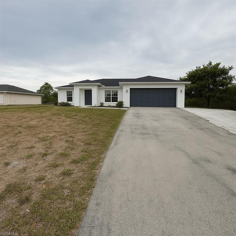 2881 2nd Ave SE, Naples, FL 34117-2