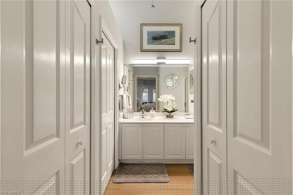 5320 Whitten Dr 46, Naples, FL 34104-17