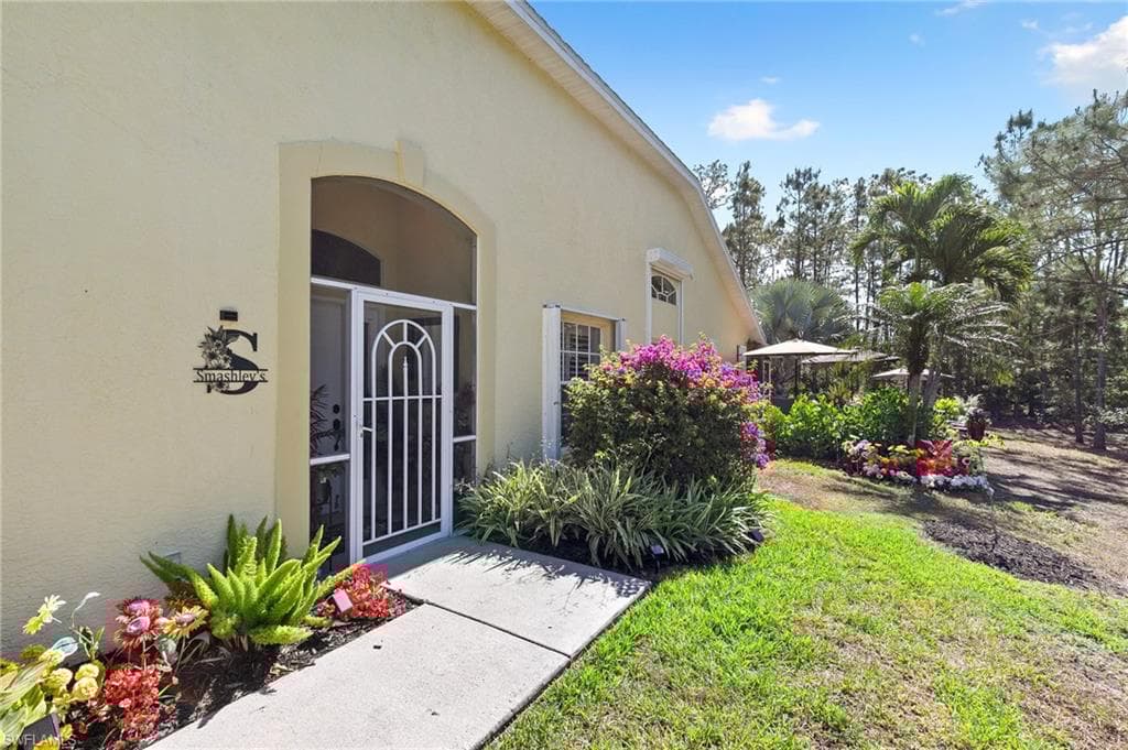 5320 Whitten Dr 46, Naples, FL 34104-3