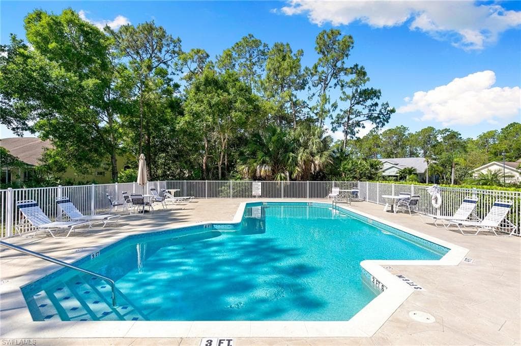 5320 Whitten Dr 46, Naples, FL 34104-39