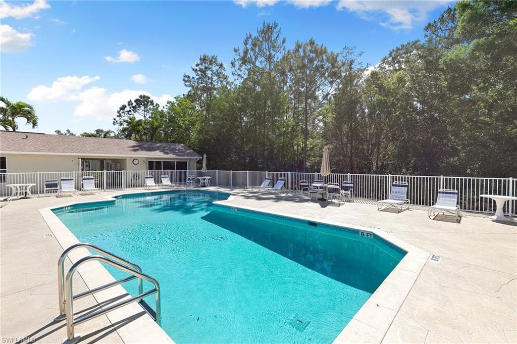 5320 Whitten Dr 46, Naples, FL 34104-40