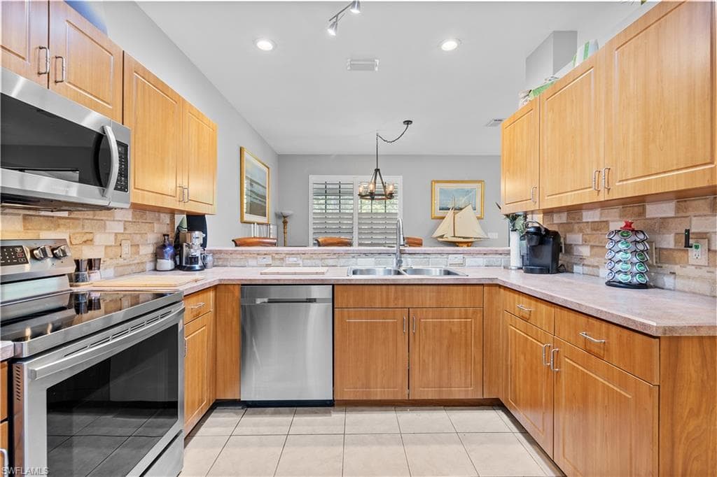 14705 Sutherland Ave 102, Naples, FL 34119-9