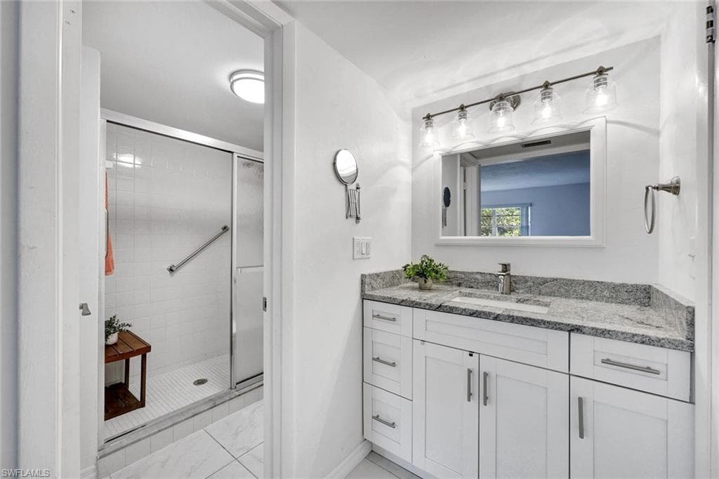1084 Forest Lakes Dr 201, Naples, FL 34105-15