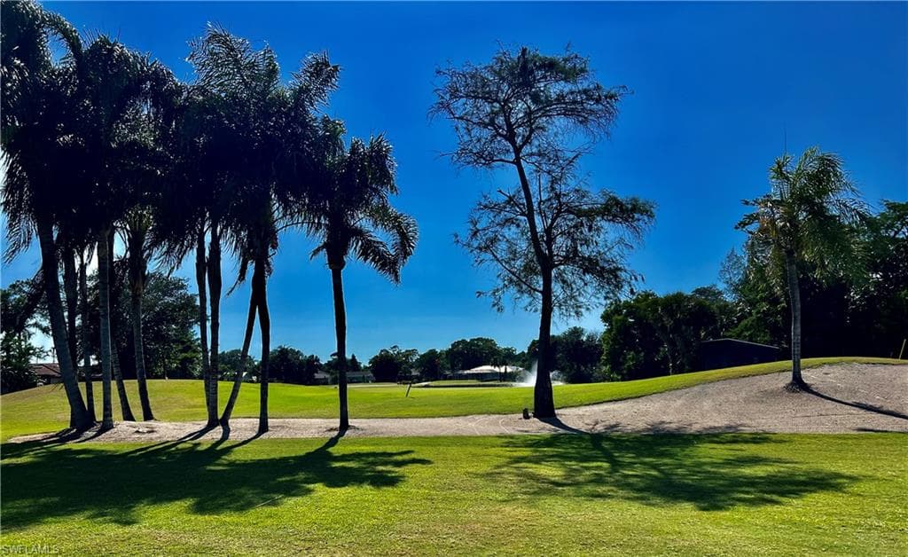 1084 Forest Lakes Dr 201, Naples, FL 34105-18