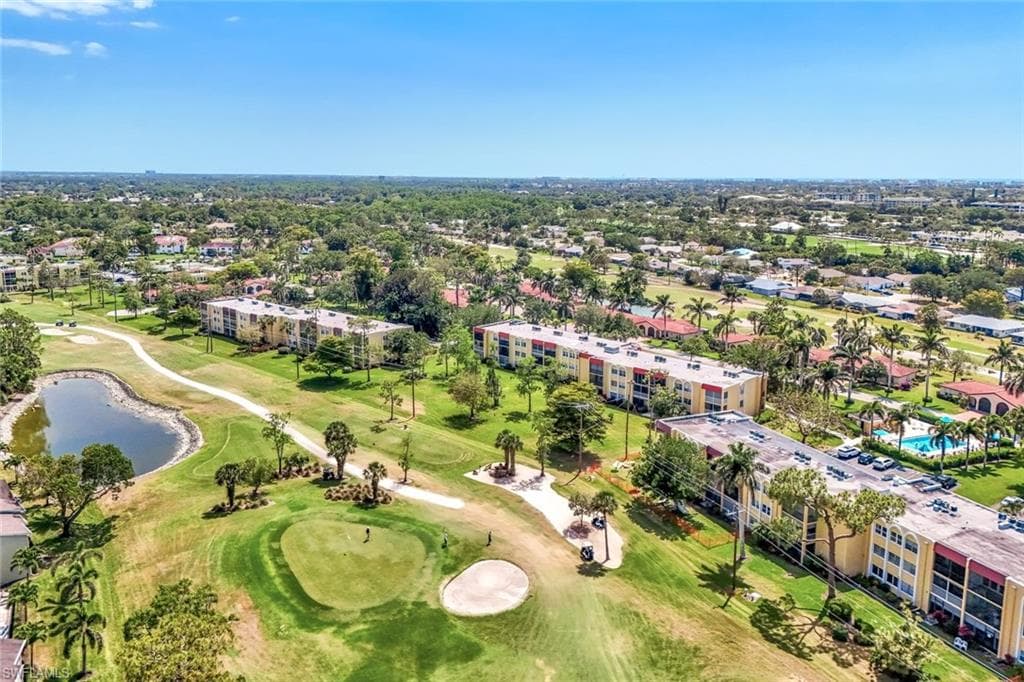 1084 Forest Lakes Dr 201, Naples, FL 34105-1
