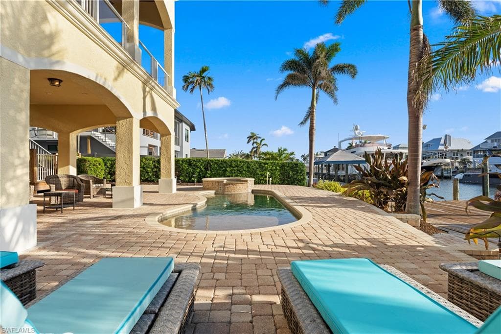 18276 Cutlass Dr, Fort Myers Beach, FL 33931-37