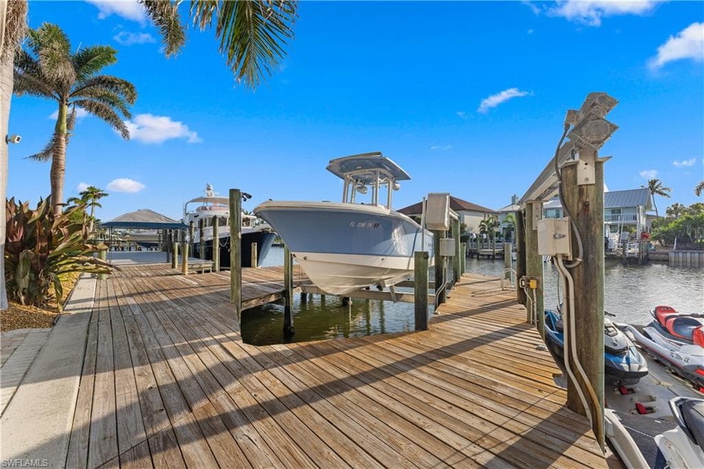 18276 Cutlass Dr, Fort Myers Beach, FL 33931-40