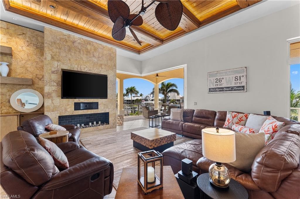 18276 Cutlass Dr, Fort Myers Beach, FL 33931-7