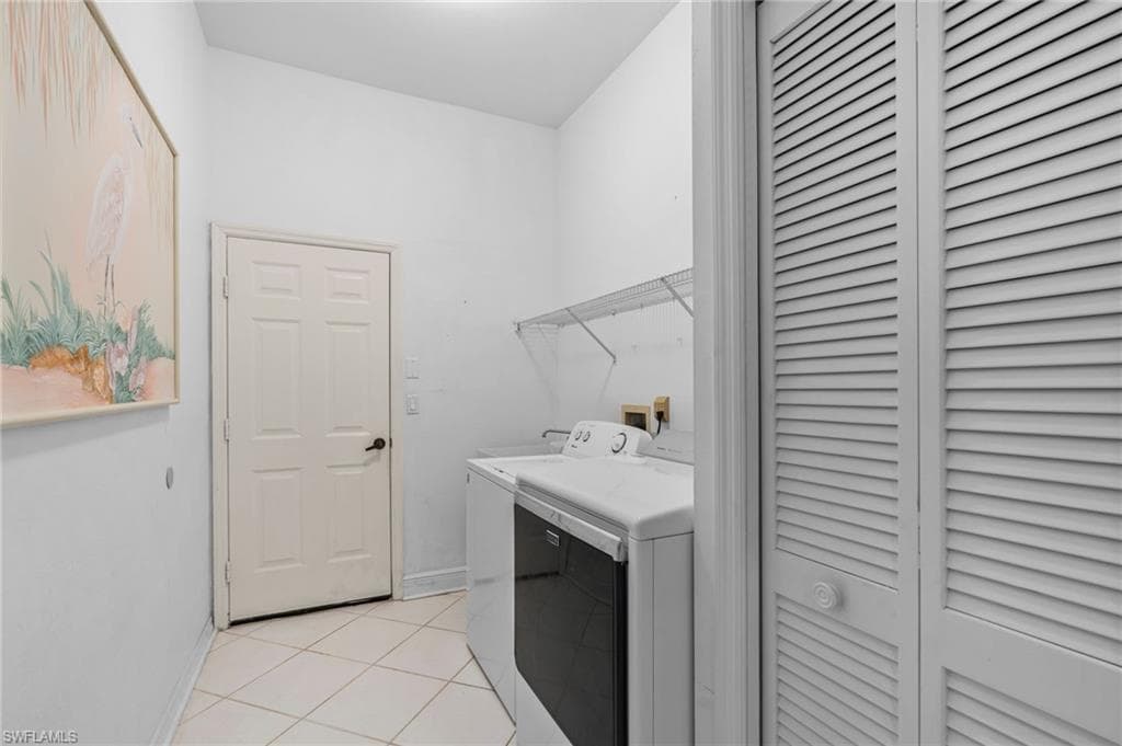 192 Palmetto Dunes Cir, Naples, FL 34113-28