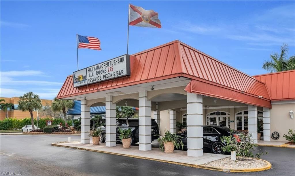 2555 9th St N 139, Naples, FL 34103-1