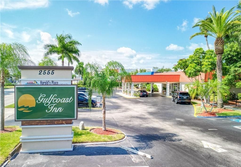 2555 9th St N 139, Naples, FL 34103-3