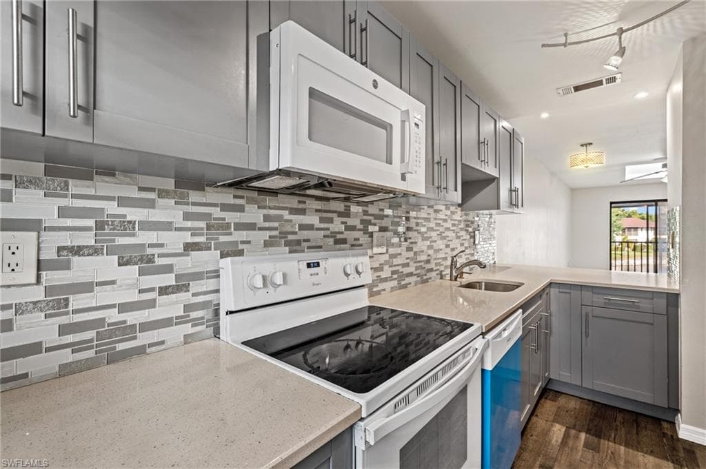 5323 Treetops Dr T203, Naples, FL 34113-13
