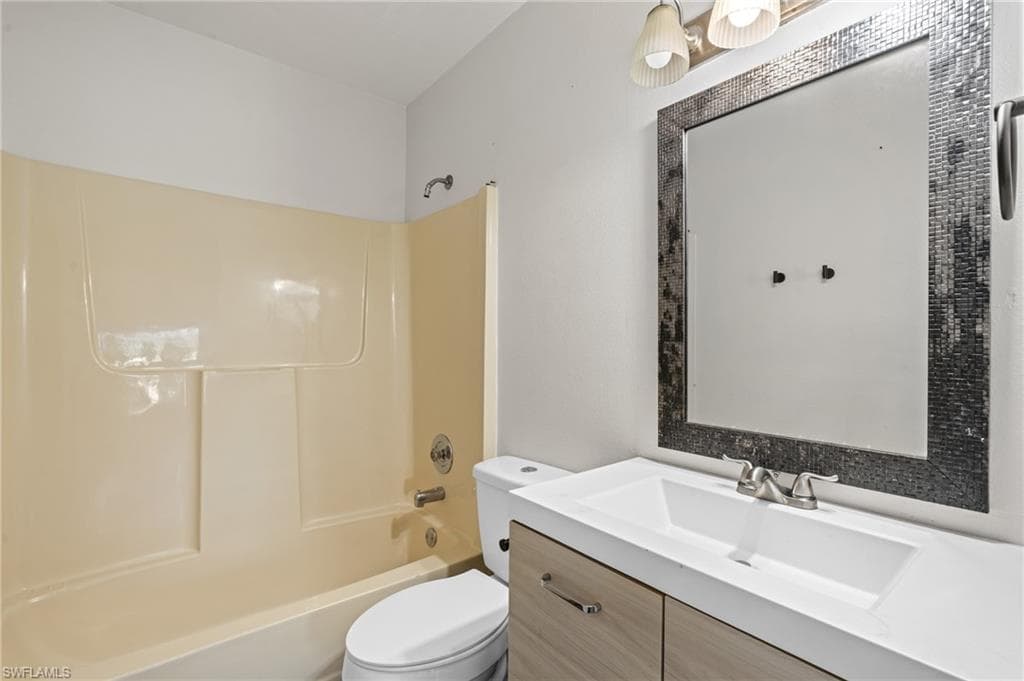 5323 Treetops Dr T203, Naples, FL 34113-22