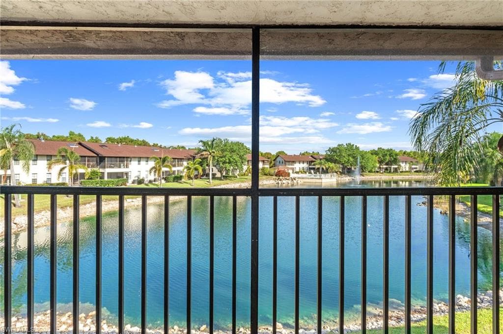 5323 Treetops Dr T203, Naples, FL 34113-27