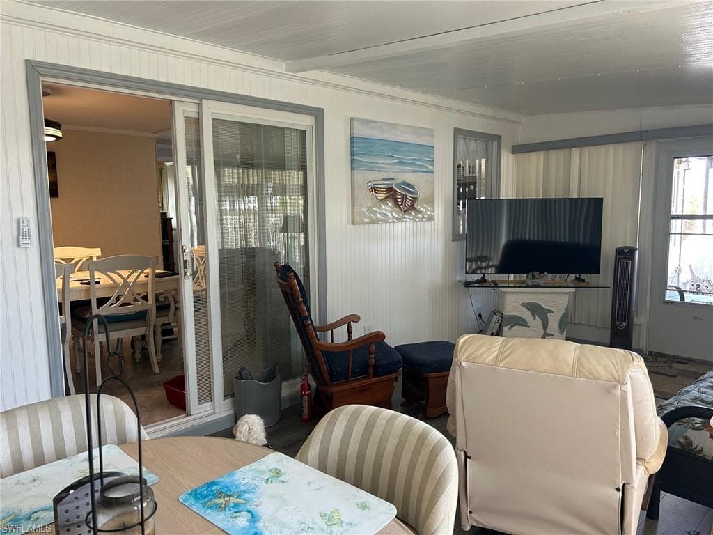 196 Palm Harbor Dr, North Port, FL 34287-33