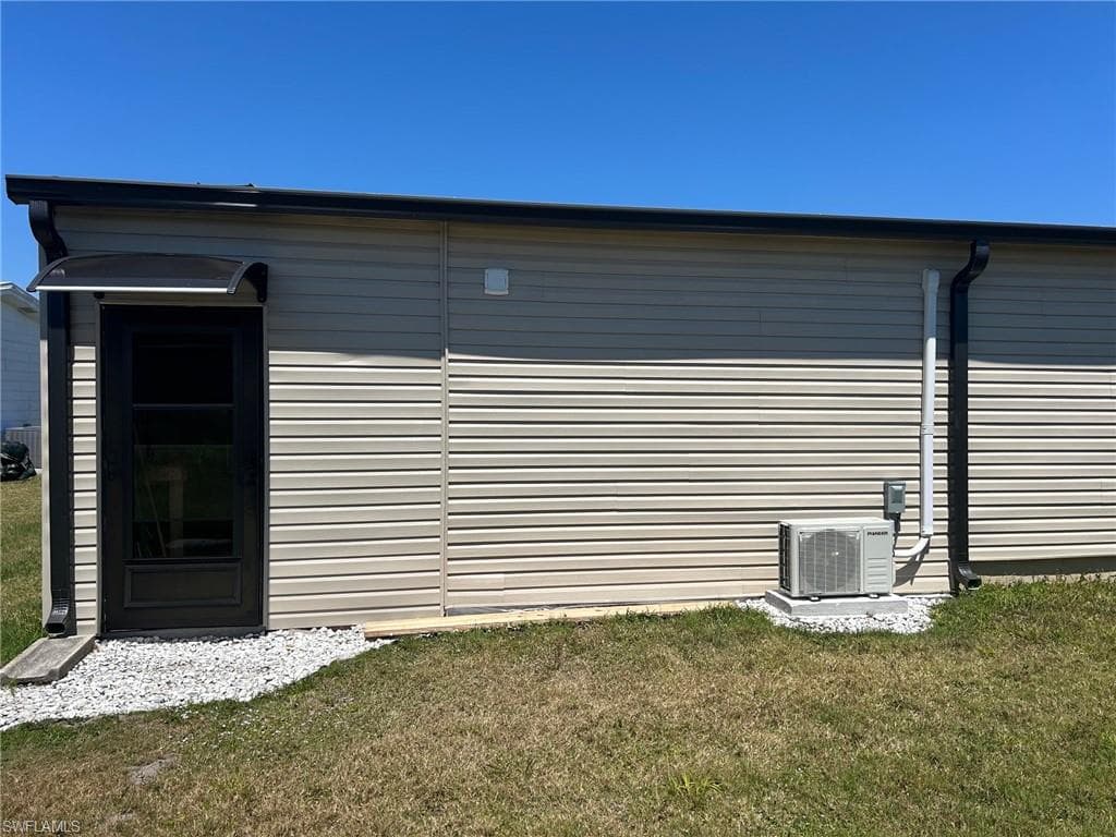 196 Palm Harbor Dr, North Port, FL 34287-46