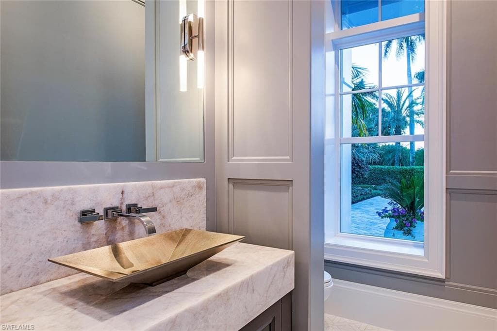 3525 Fort Charles Dr, Naples, FL 34102-11