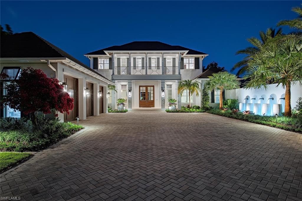 3525 Fort Charles Dr, Naples, FL 34102-1