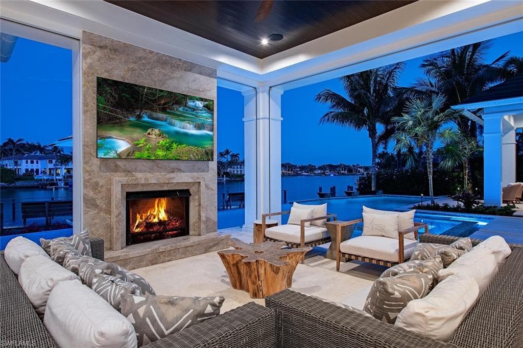 3525 Fort Charles Dr, Naples, FL 34102-29