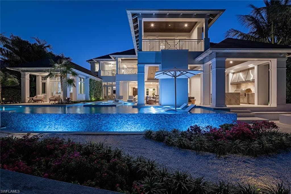 3525 Fort Charles Dr, Naples, FL 34102-30