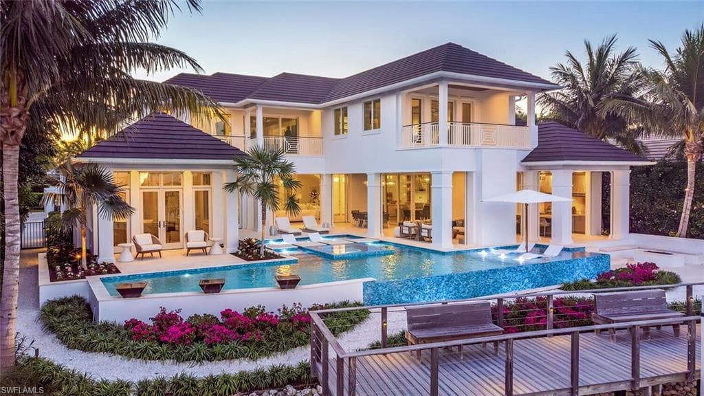 3525 Fort Charles Dr, Naples, FL 34102-33