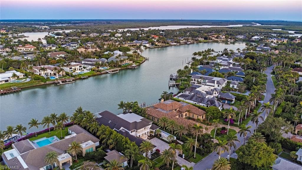 3525 Fort Charles Dr, Naples, FL 34102-35