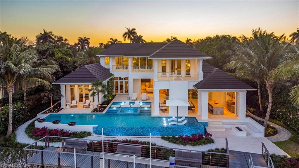 3525 Fort Charles Dr, Naples, FL 34102-38