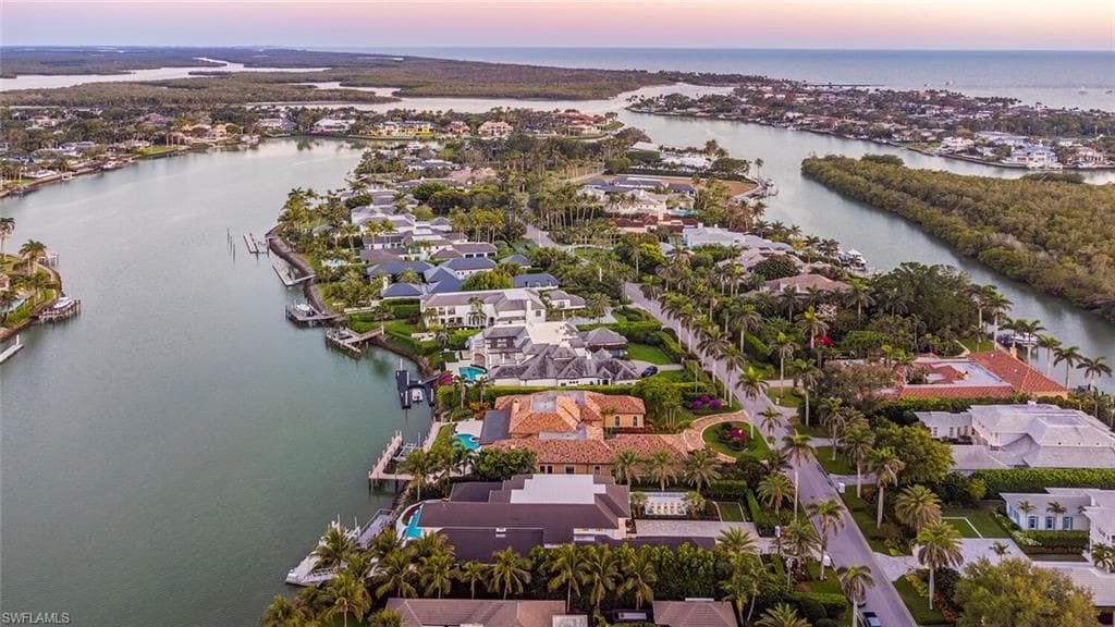 3525 Fort Charles Dr, Naples, FL 34102-40