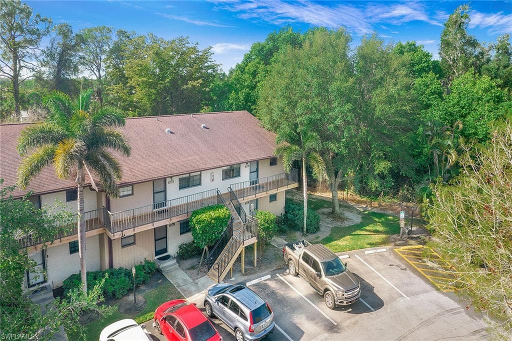 5238 Treetops Dr L201, Naples, FL 34113-25