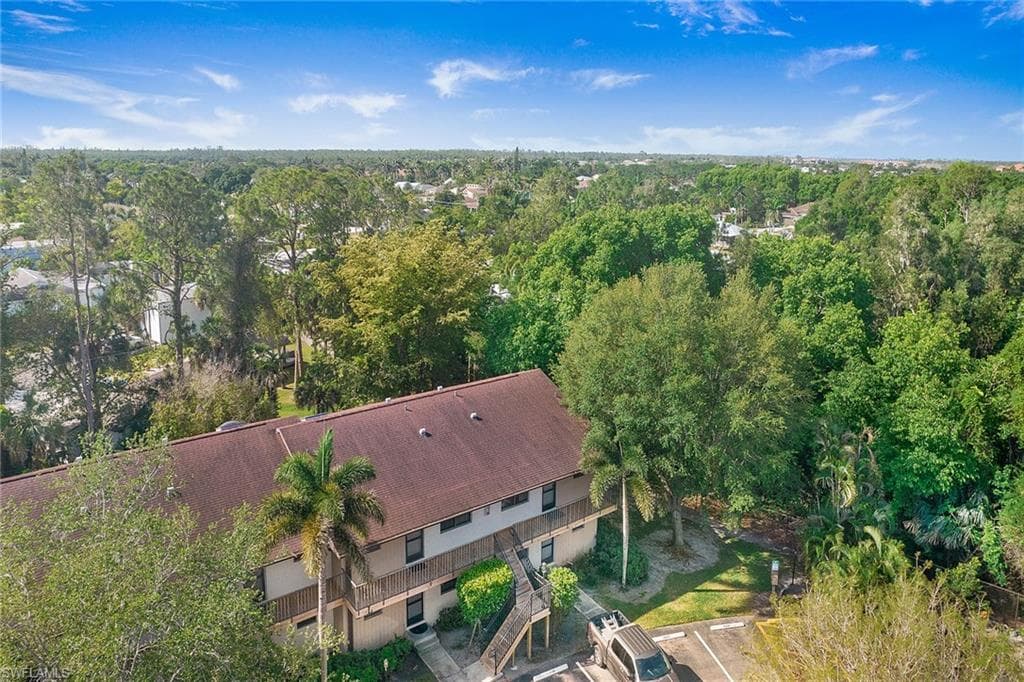 5238 Treetops Dr L201, Naples, FL 34113-26