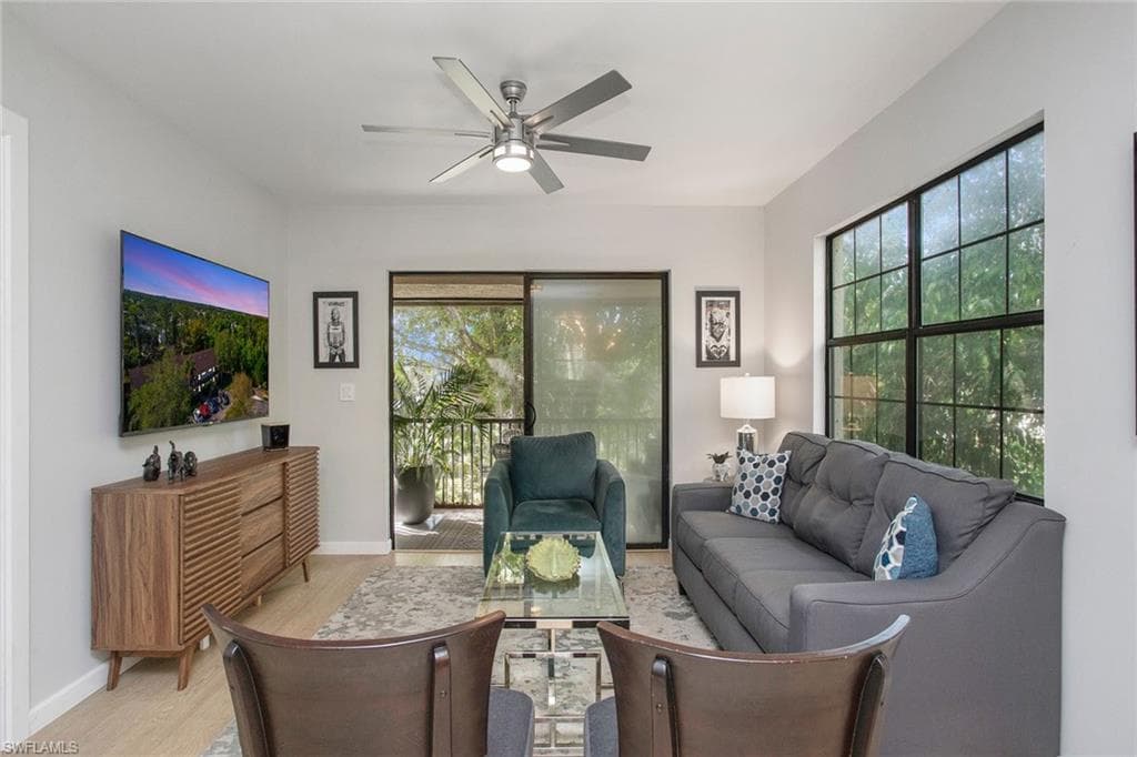 5238 Treetops Dr L201, Naples, FL 34113-8