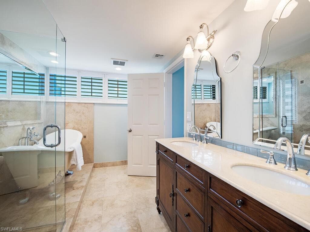 6075 Pelican Bay Blvd 705, Naples, FL 34108-10