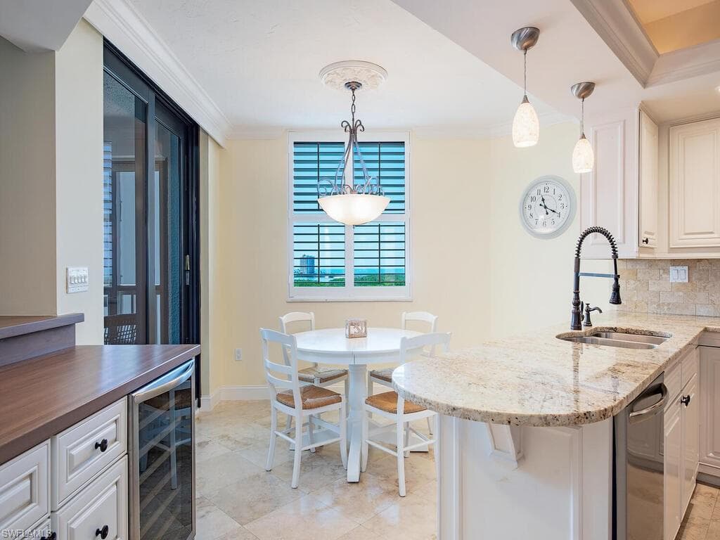 6075 Pelican Bay Blvd 705, Naples, FL 34108-8