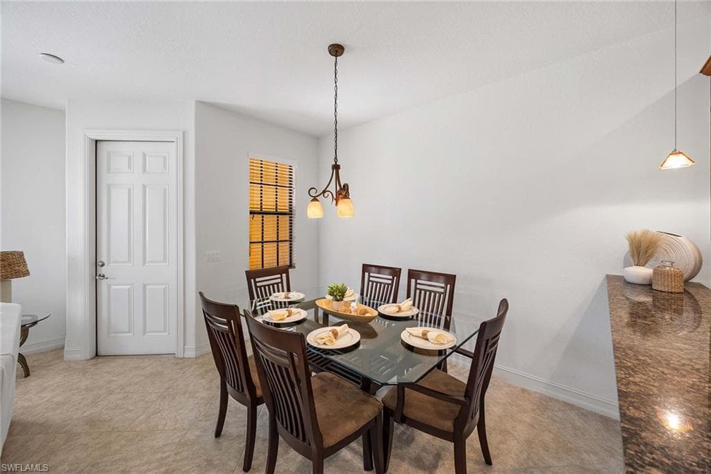 9134 Chula Vista St 125, Naples, FL 34113-9