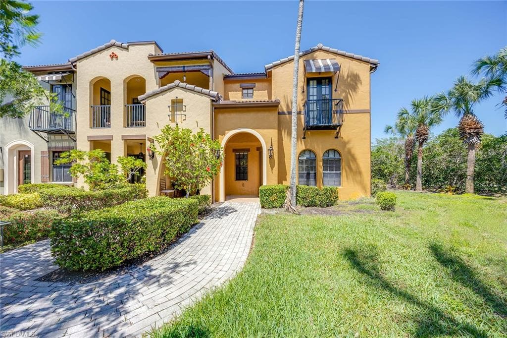 9134 Chula Vista St 125, Naples, FL 34113-2