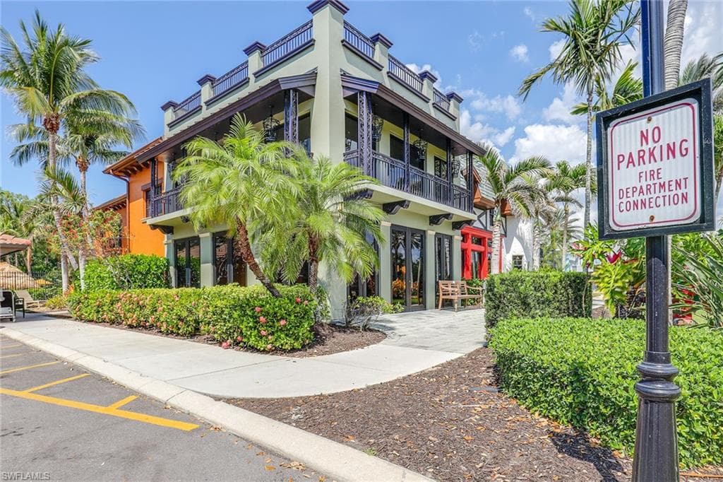 9134 Chula Vista St 125, Naples, FL 34113-37