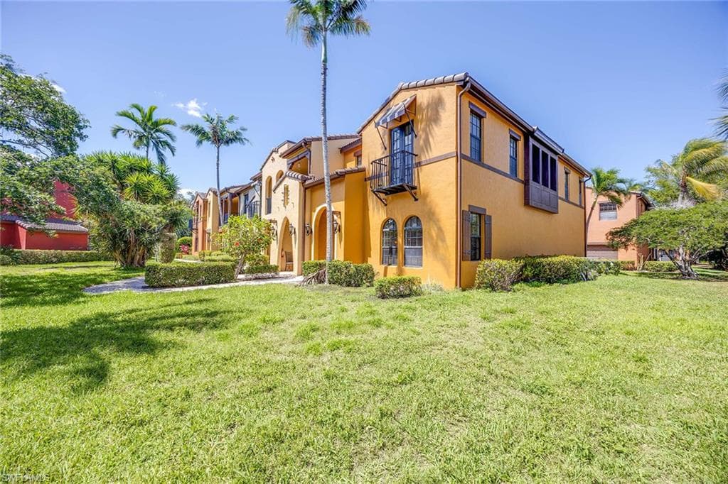 9134 Chula Vista St 125, Naples, FL 34113-3