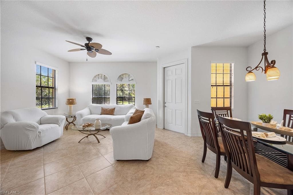 9134 Chula Vista St 125, Naples, FL 34113-4