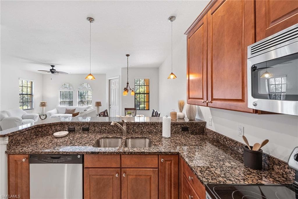 9134 Chula Vista St 125, Naples, FL 34113-8