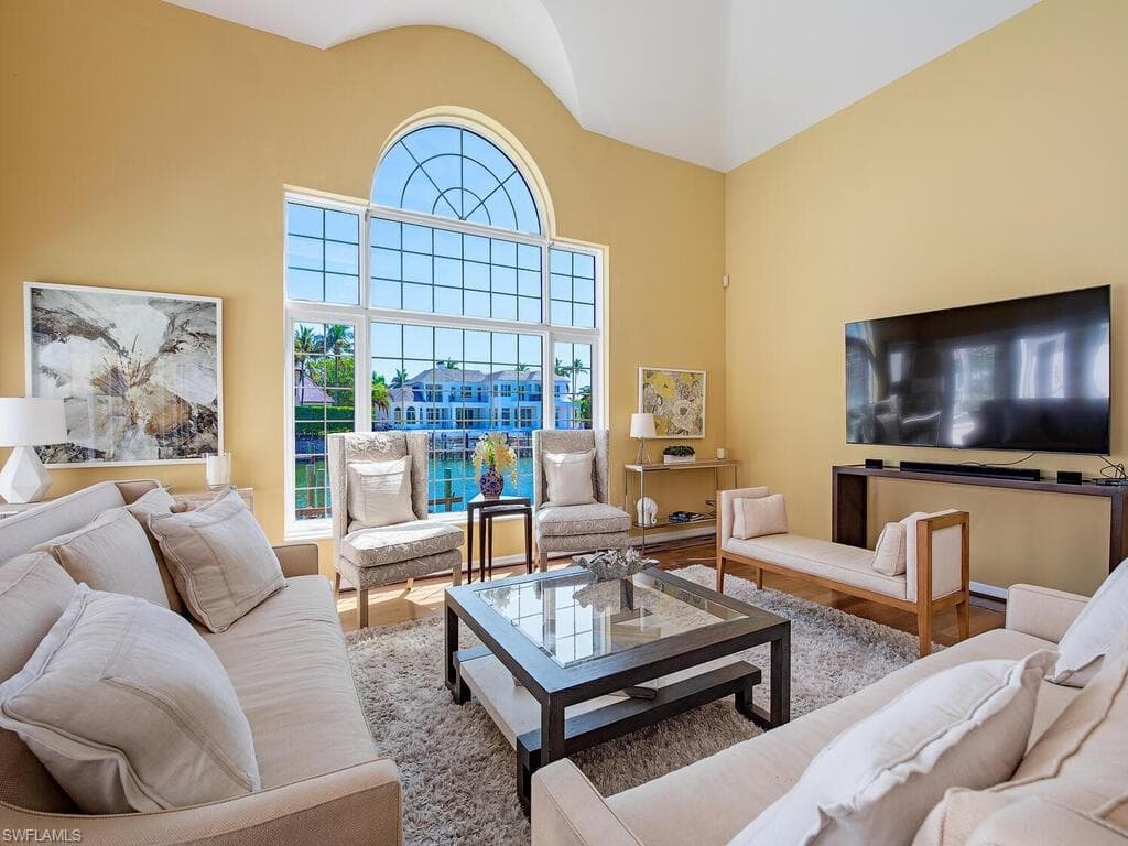 3175 Fort Charles Dr, Naples, FL 34102-10