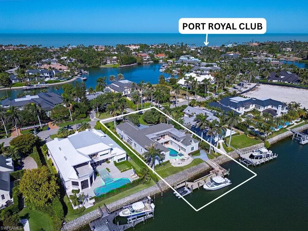 3175 Fort Charles Dr, Naples, FL 34102-2