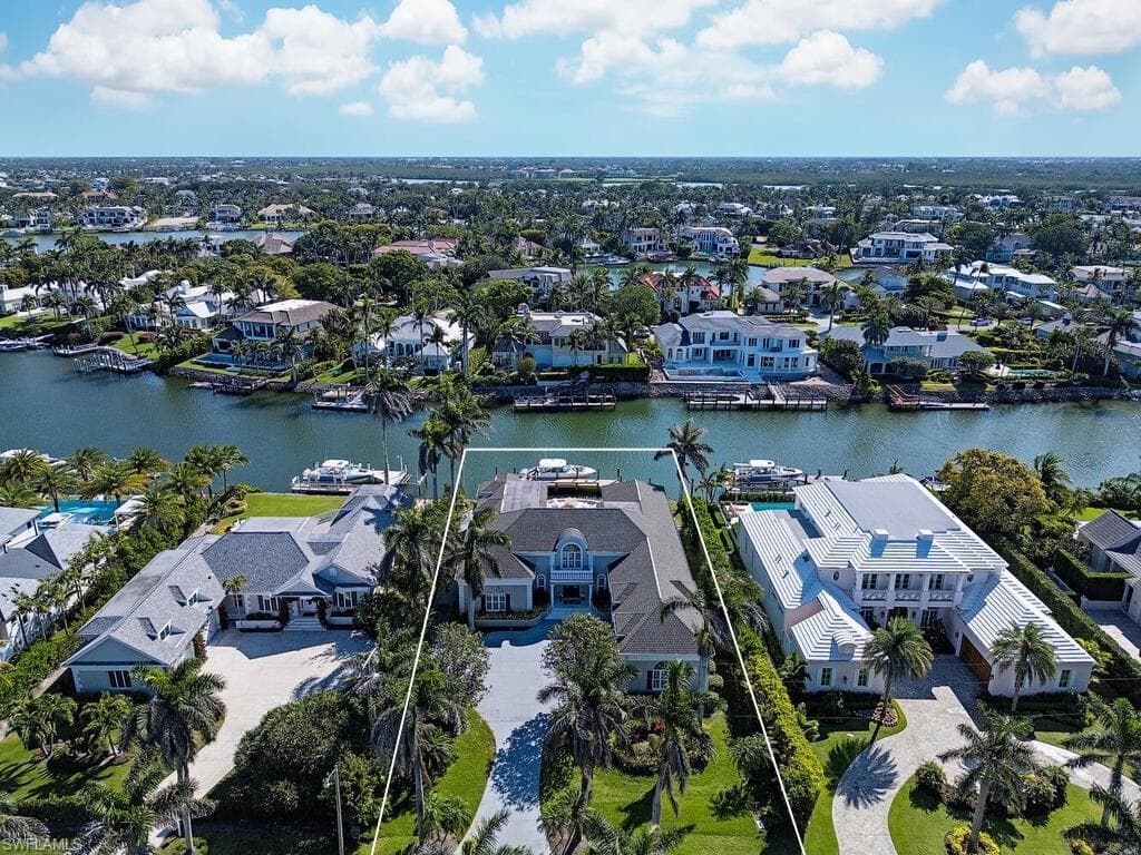 3175 Fort Charles Dr, Naples, FL 34102-5