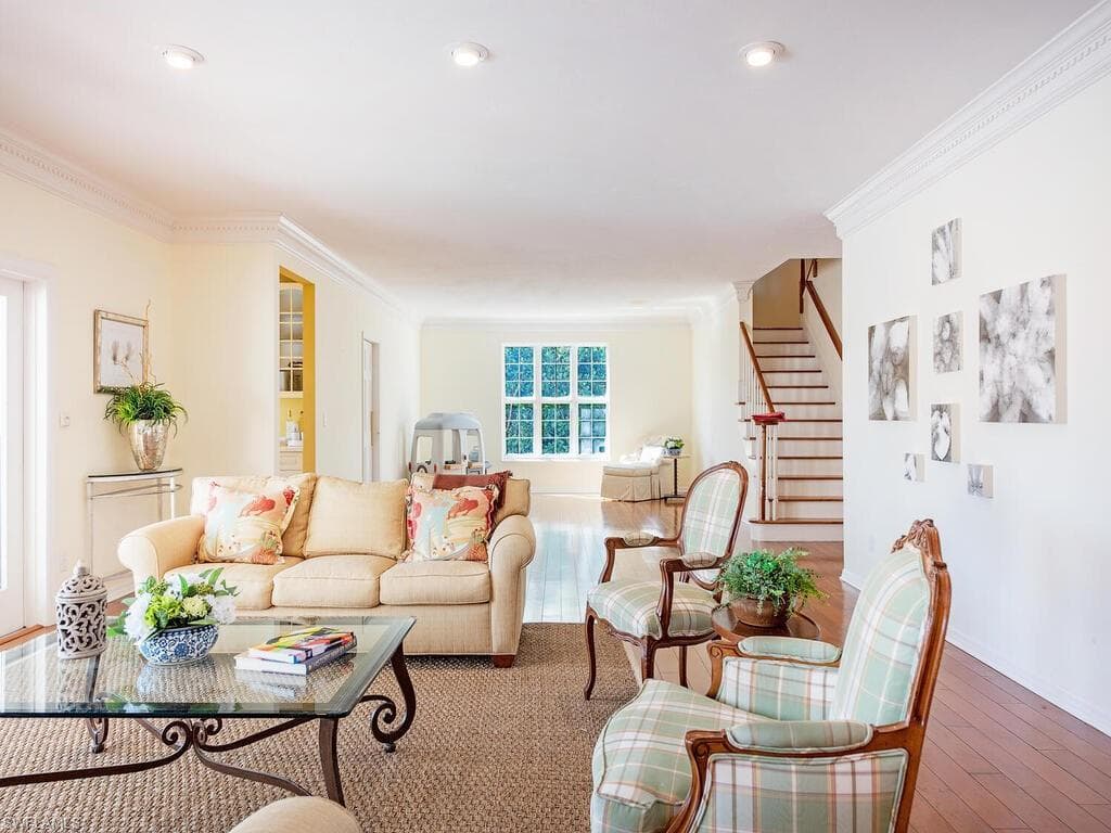 3175 Fort Charles Dr, Naples, FL 34102-8