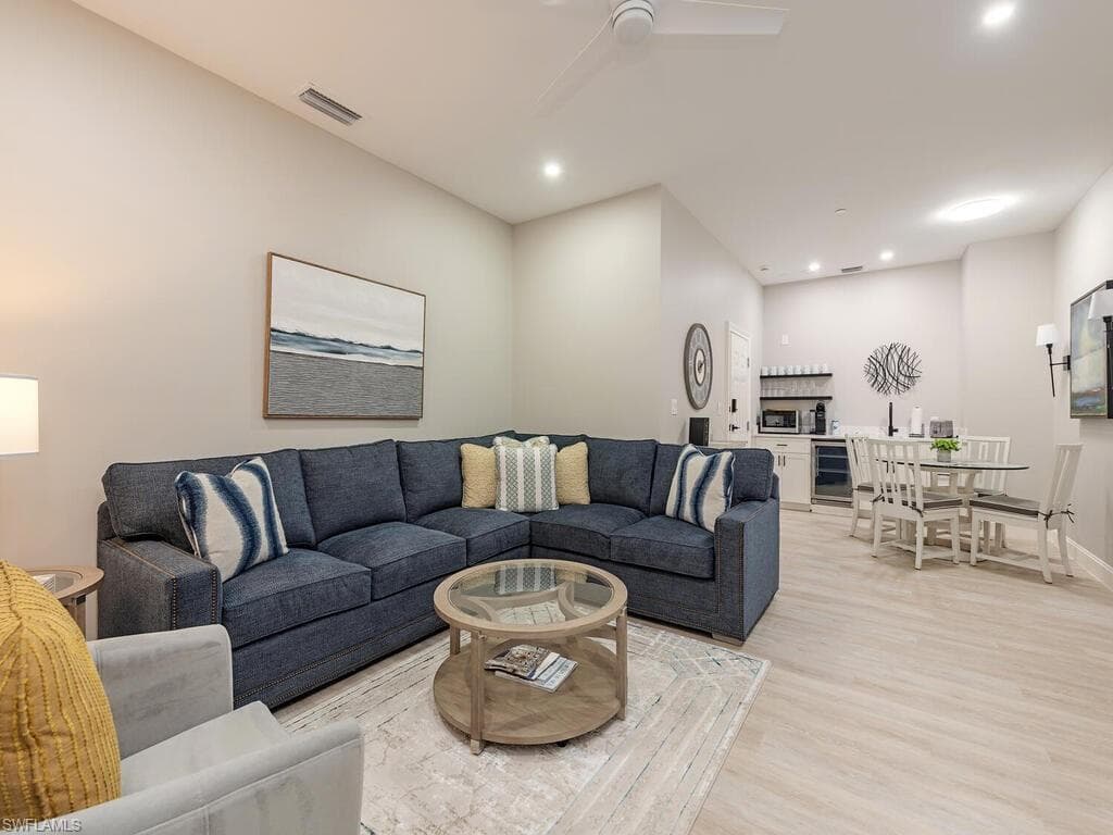 4031 Gulf Shore Blvd N Ph-2c, Naples, FL 34103-20