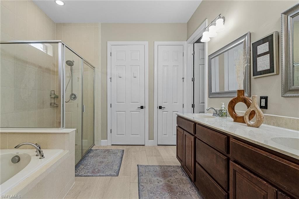 16213 Camden Lakes Cir, Naples, FL 34110-15